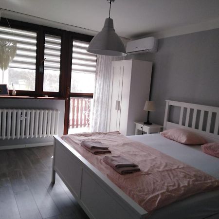 Apartment Oswiecim Klimatyzowany ภายนอก รูปภาพ