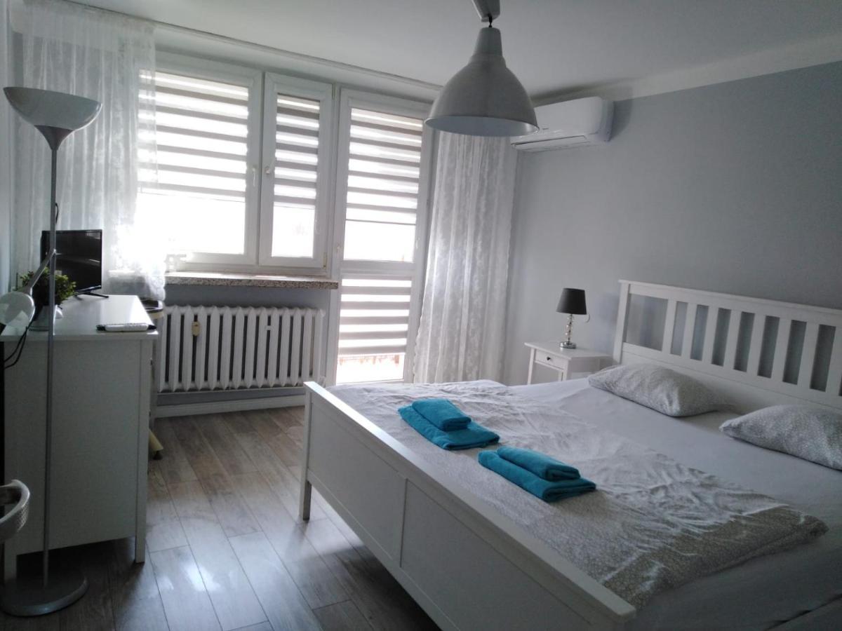 Apartment Oswiecim Klimatyzowany ภายนอก รูปภาพ