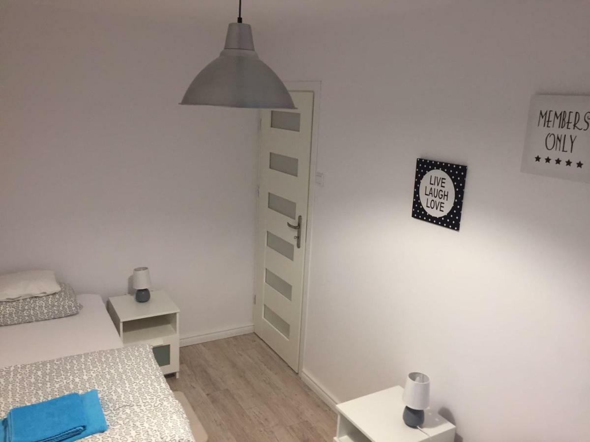 Apartment Oswiecim Klimatyzowany ภายนอก รูปภาพ