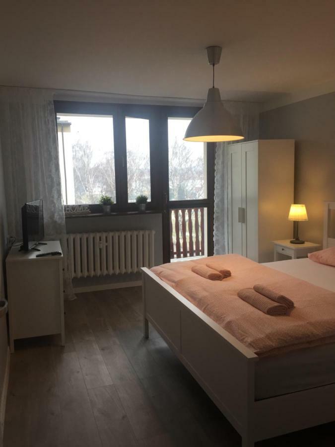 Apartment Oswiecim Klimatyzowany ภายนอก รูปภาพ