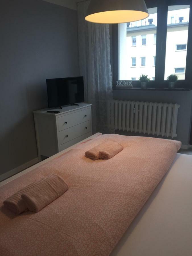 Apartment Oswiecim Klimatyzowany ภายนอก รูปภาพ