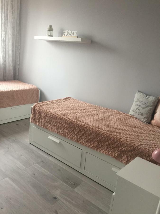 Apartment Oswiecim Klimatyzowany ภายนอก รูปภาพ